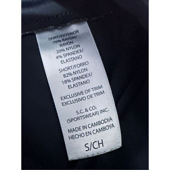 S.C. & Co. Skort Womens Size XS Black White Floral 360 Tummy Stretch Size small - Picture 8 of 8